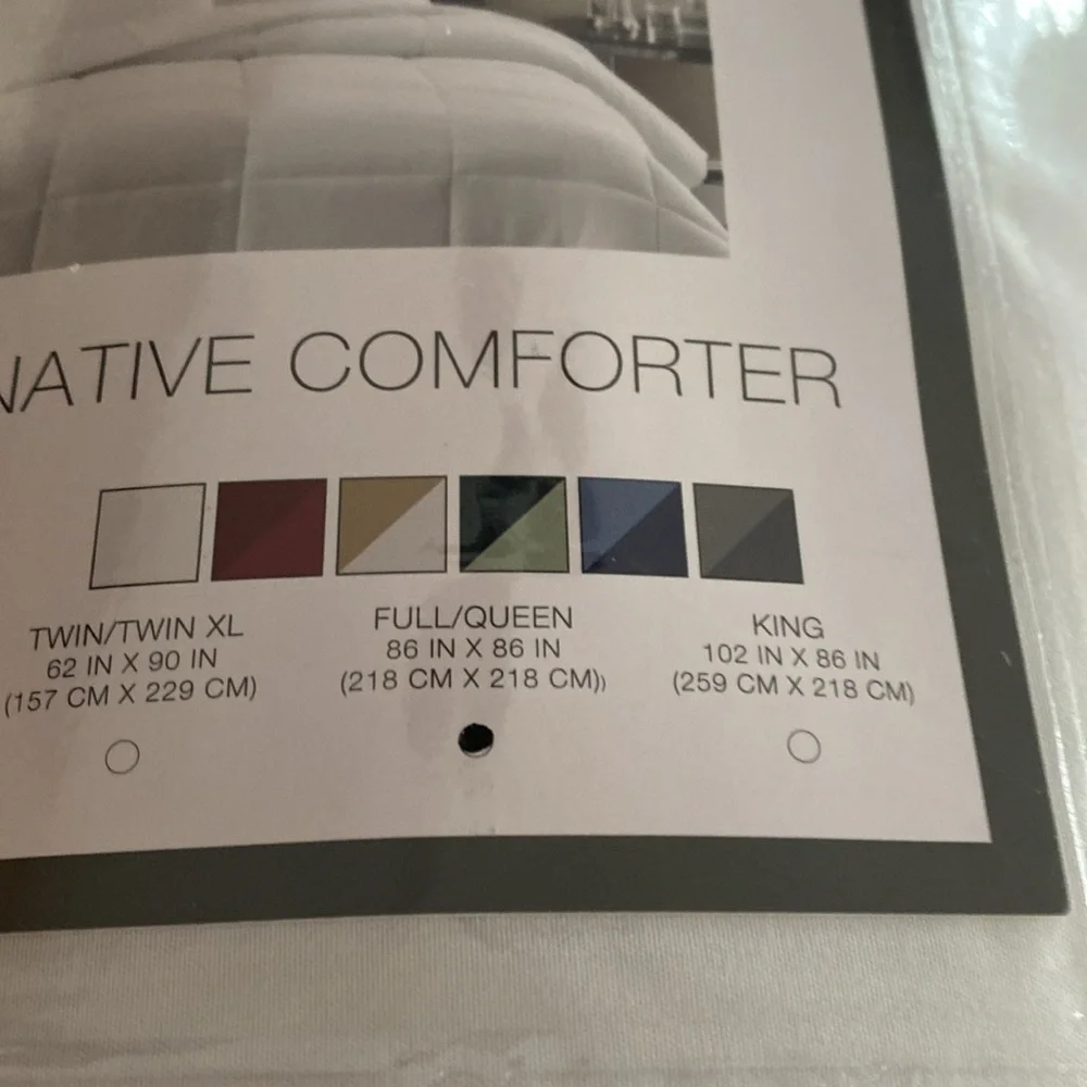 NEW in bag DOWN ALTERNATE Comforter size Full / Queen 86” x 86”